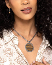 Load image into Gallery viewer, Pendant Puzzle - Brown