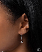 Load image into Gallery viewer, Pronged Princess - Black