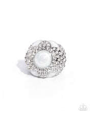 Load image into Gallery viewer, Pearly Podium - White