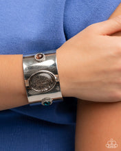 Load image into Gallery viewer, Rule the Light - Complete Look