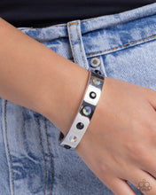 Load image into Gallery viewer, Competitive Edge - Black