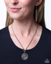 Load image into Gallery viewer, Ornate Ovation - Silver