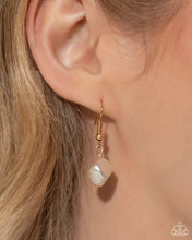 Load image into Gallery viewer, Cubed Cameo - Gold