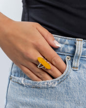 Load image into Gallery viewer, Quartz Quest - Yellow
