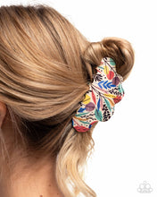 Load image into Gallery viewer, Wavy Wallflower - Multi Claw Clip
