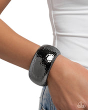 Load image into Gallery viewer, Hammered Hassle - Black
