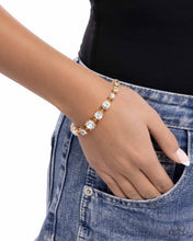 Load image into Gallery viewer, Sizable Shimmer - Gold
