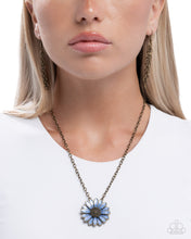 Load image into Gallery viewer, Parisian Posy - Brass
