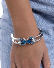 Load image into Gallery viewer, Cosmopolitan Catwalk - Blue
