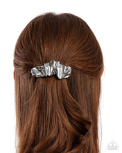 Load image into Gallery viewer, Serrated Sheen - Silver Barrette

