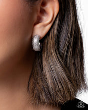 Load image into Gallery viewer, Gleaming Gauge - Silver
