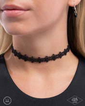 Load image into Gallery viewer, Daisy Love - Black Choker
