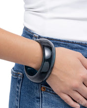 Load image into Gallery viewer, Eye-Catching Evening - Blue
