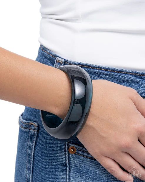 Eye-Catching Evening - Blue