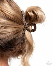 Load image into Gallery viewer, Seize the Spots - Brown Claw Clip

