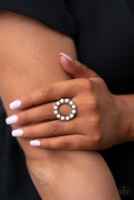 Load image into Gallery viewer, Stone Circles - White

