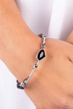 Load image into Gallery viewer, Chiseled Craze - Black
