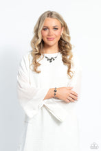 Load image into Gallery viewer, Round Royalty - Silver
